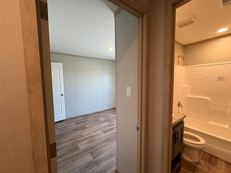 1128 S Gay Ave — Photo 62