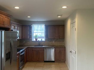 9 Lincoln Pl, Garfield, NJ 07026