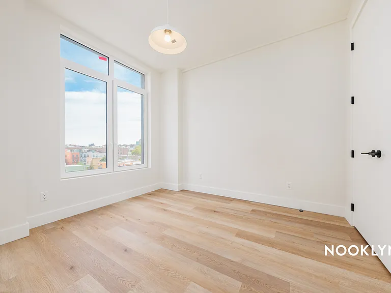 27-16 21st St #5L — Photo 33