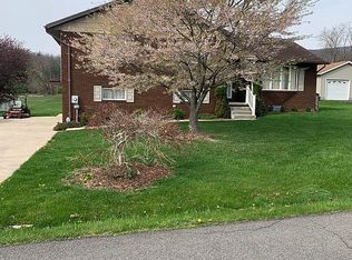 215 Mountain View Dr, Keyser, WV 26726