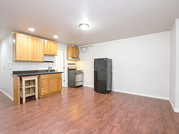 3rd image of 2034 Minor Ave E #203