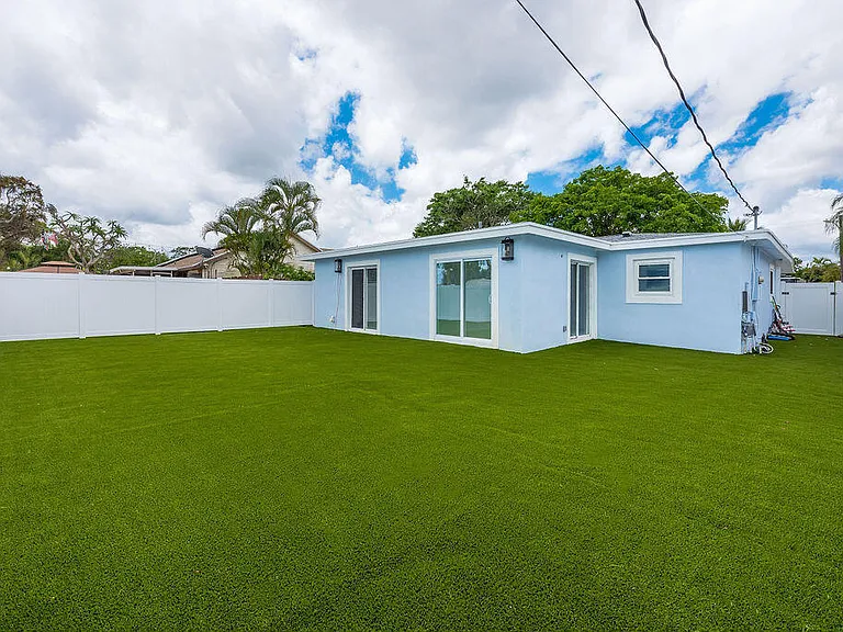 626 NW 7th St — Photo 29