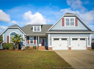 813 Cabaletta Dr, Hope Mills, NC 28348