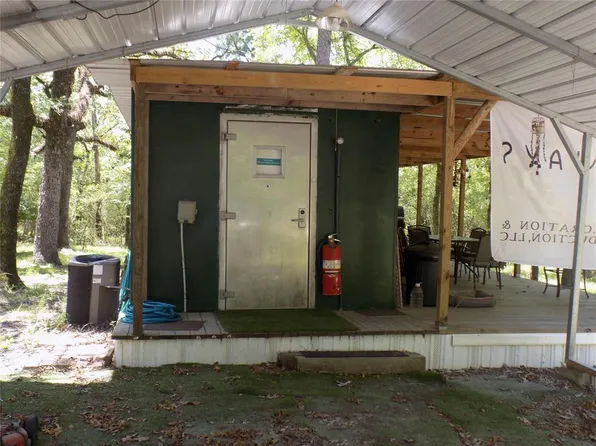 25 Steamboat Rd, Huntsville, TX 77320
