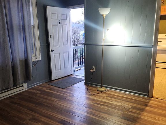 2nd image of 2067 Broadway St #3