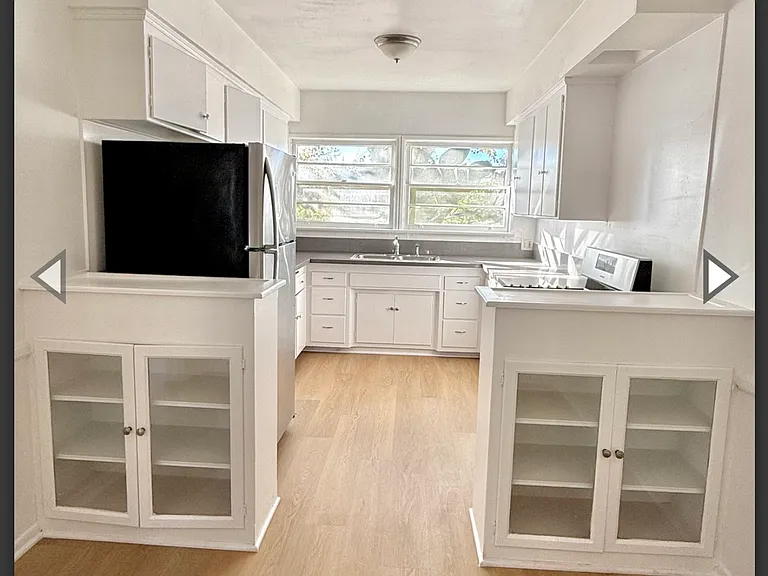 228 S Sycamore Ave #1 — Photo 6