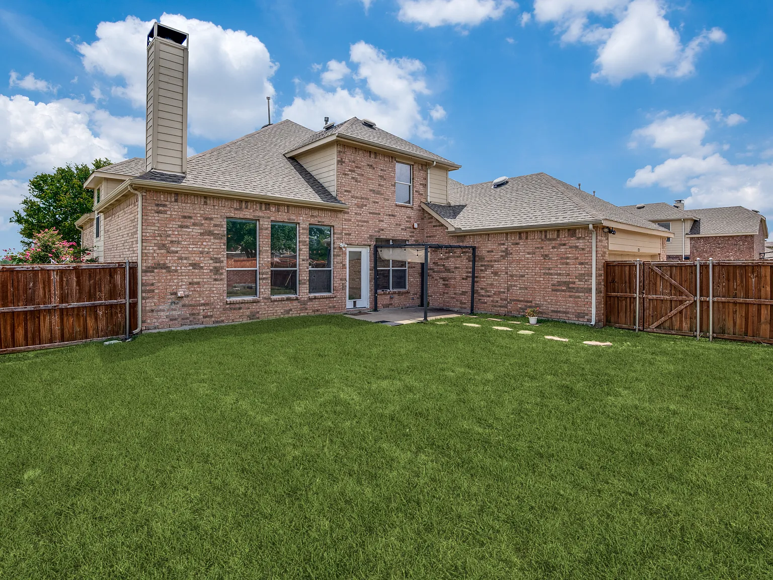 5 bed, 3346 sqft, $3,200 — Photo 3