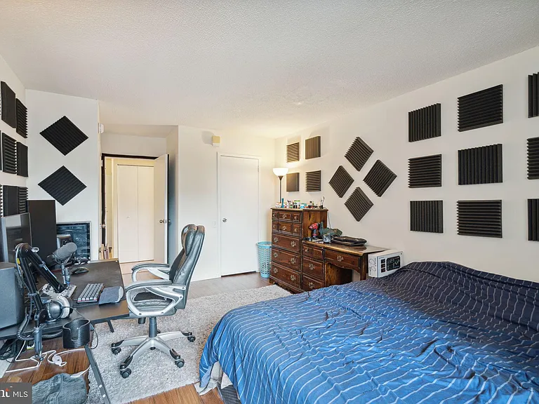 1420 Locust St #8O — Photo 8