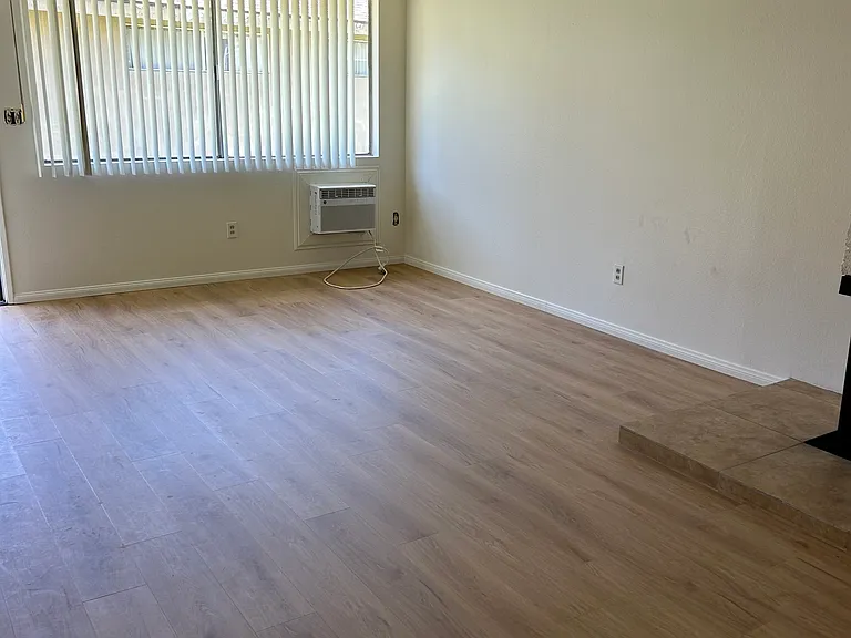 325 E 2nd St #325 — Photo 8