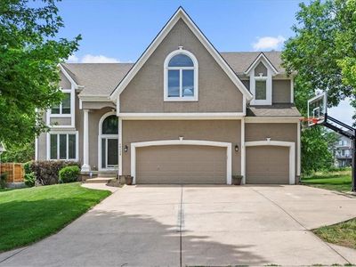 16128 Ash St, Overland Park, KS, 66085