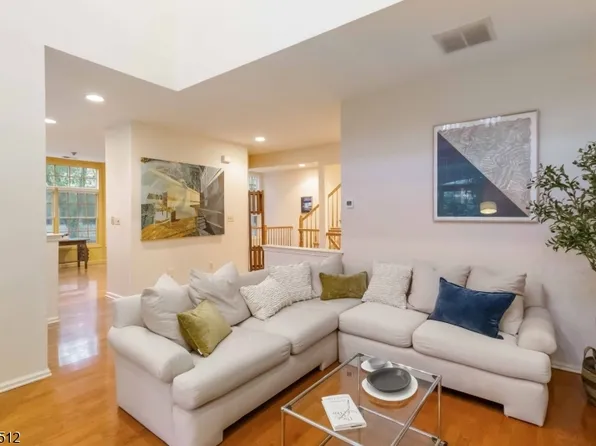 618 Turlington Ct, Livingston Twp., NJ 07039