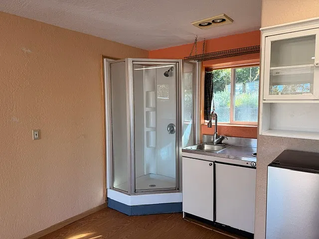 Studio, 350 sqft, $1,025 — Photo 4