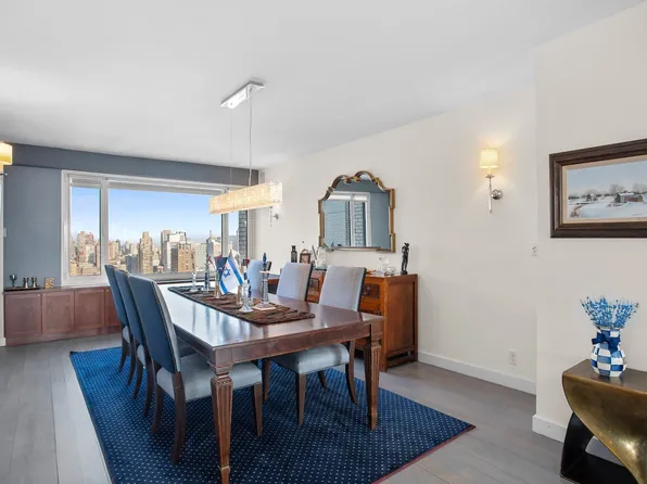 303 East 57th Street image 5 of 17