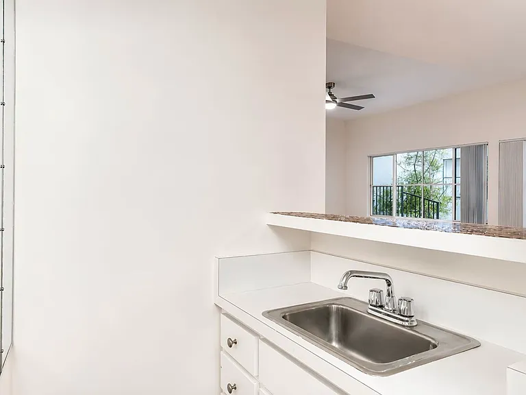 134 S Elm Dr #104 — Photo 12