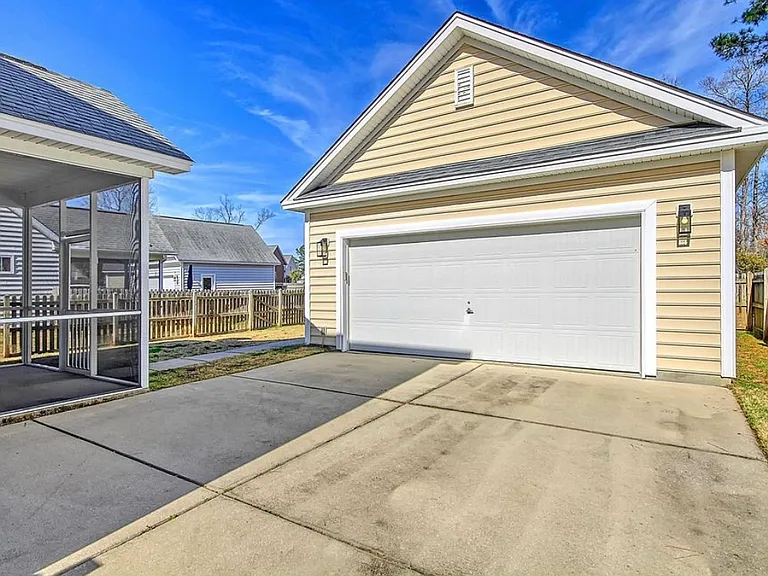 1490 Seabago Dr — Photo 2