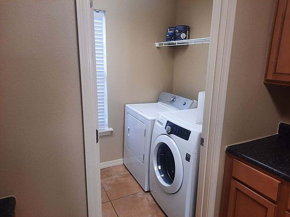 3rd image of 260 Toni Ln APT B