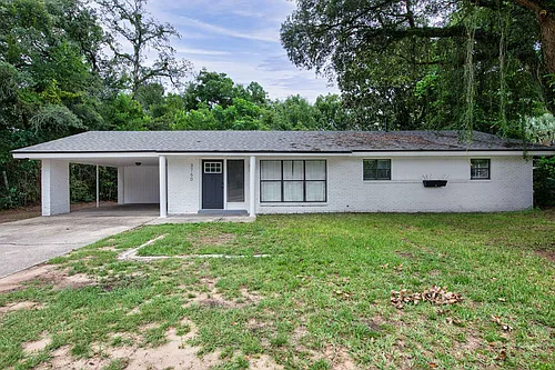 3760 Bayou Blvd Photo 1