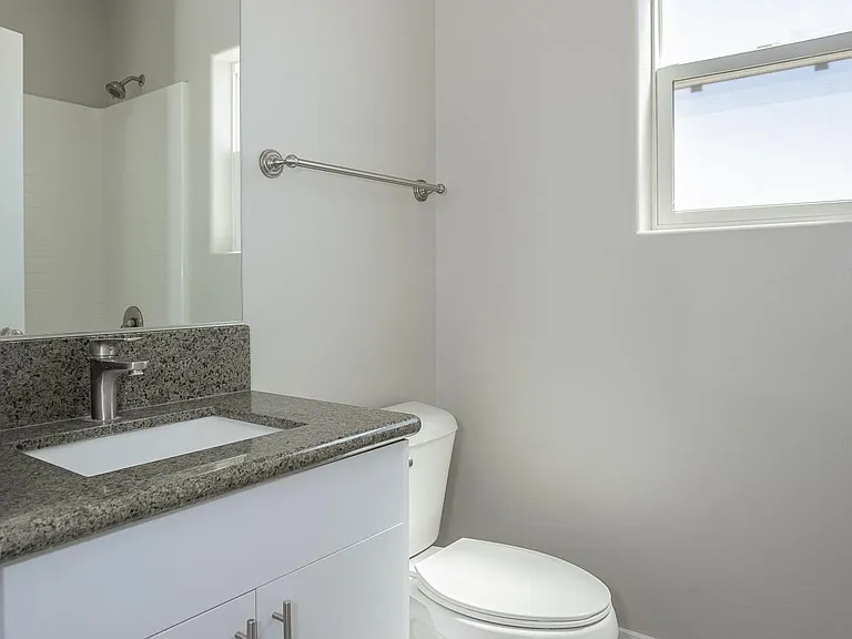 1561 S Dandelion St #1 — Photo 3