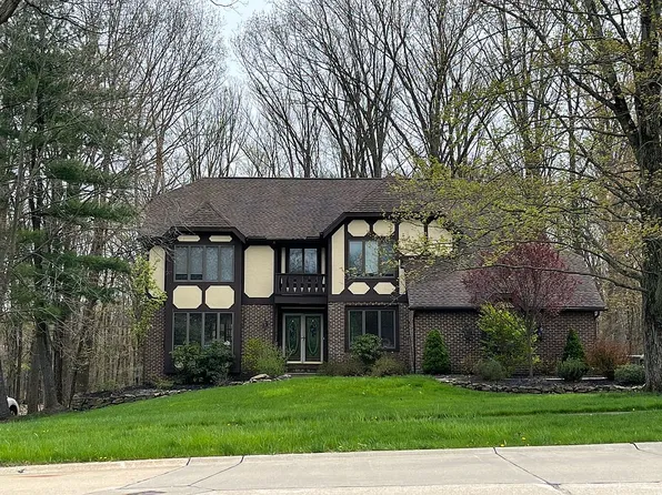 9983 Gatewood Dr, Brecksville, OH 44141