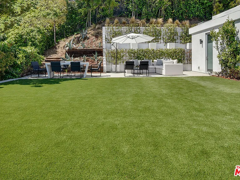 8908 Alto Cedro Dr — Photo 35