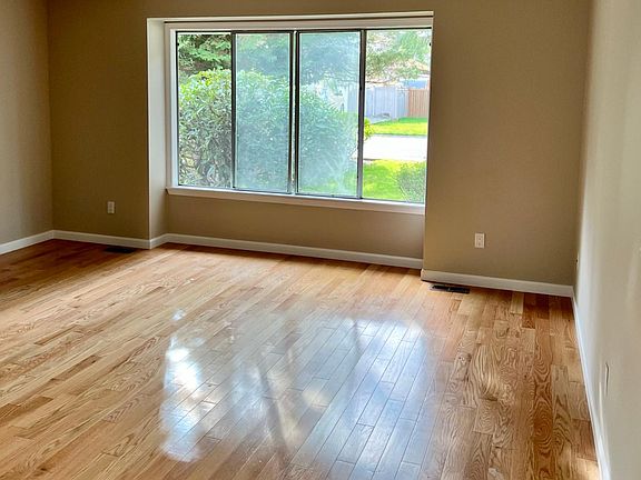 4th image of 1740 140th Ln SE