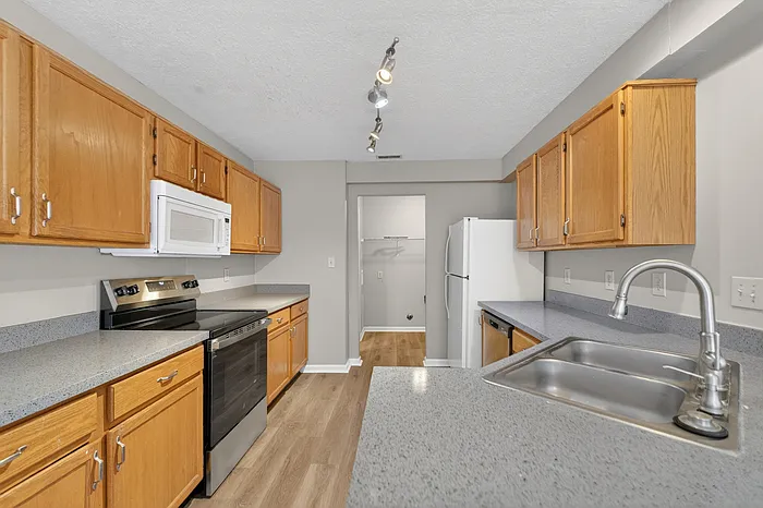 9833 Worthington Blvd — Photo 13