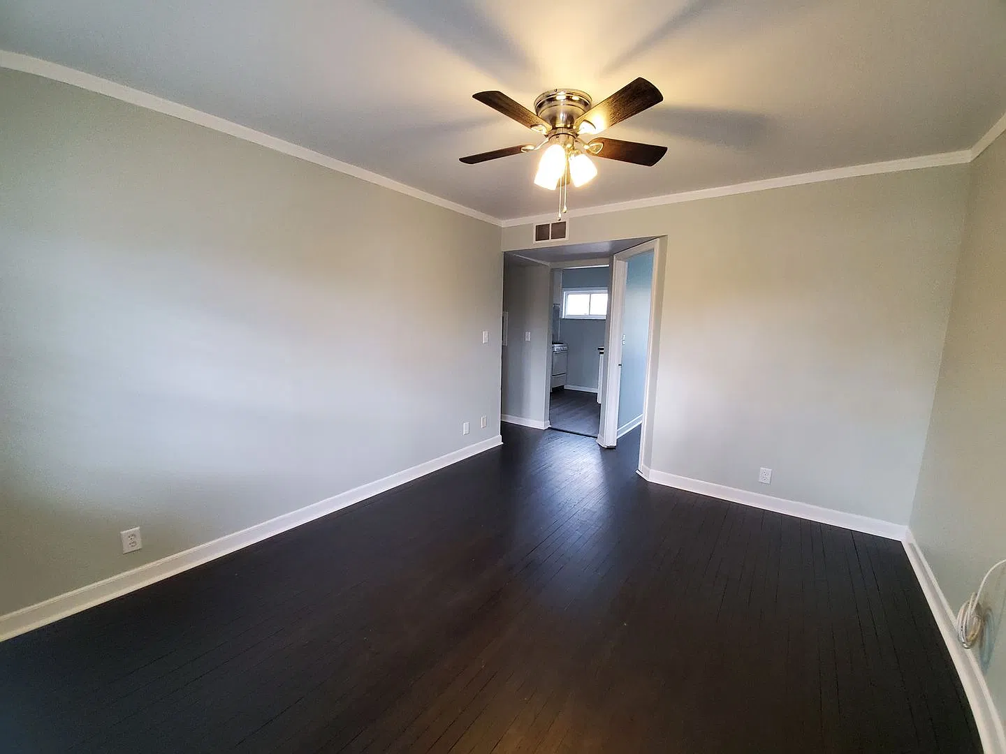400-410 Glenwood Ave — Photo 2
