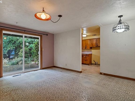 4th image of 234 Gregory Ln SE