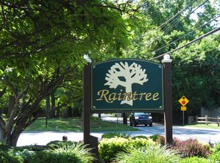 1602 Raintree Ln #1602, Malvern, PA 19355