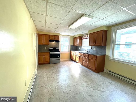 3rd image of 108 N Main St