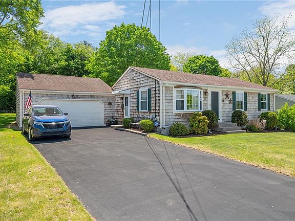 2nd image of 84 Knollwood Dr