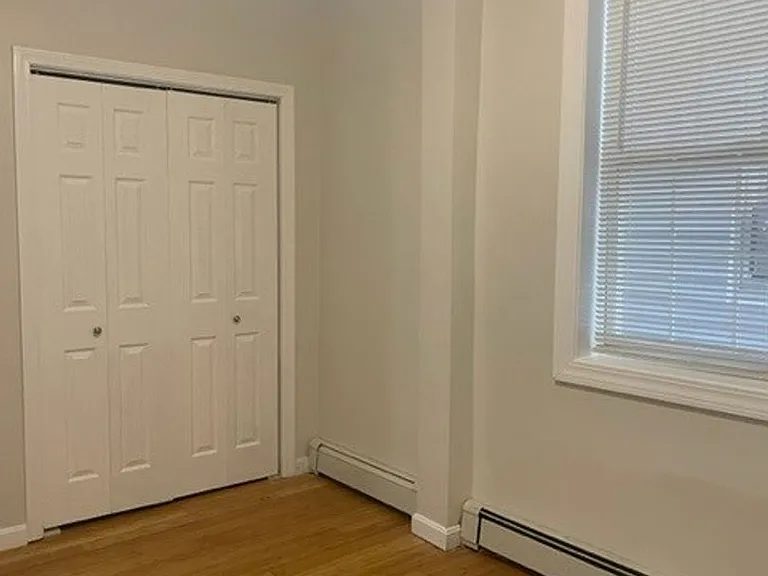 86 Sutton St — Photo 6