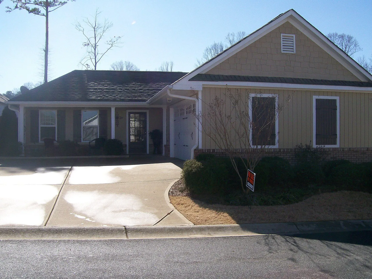 302 Jessica Way photo 1