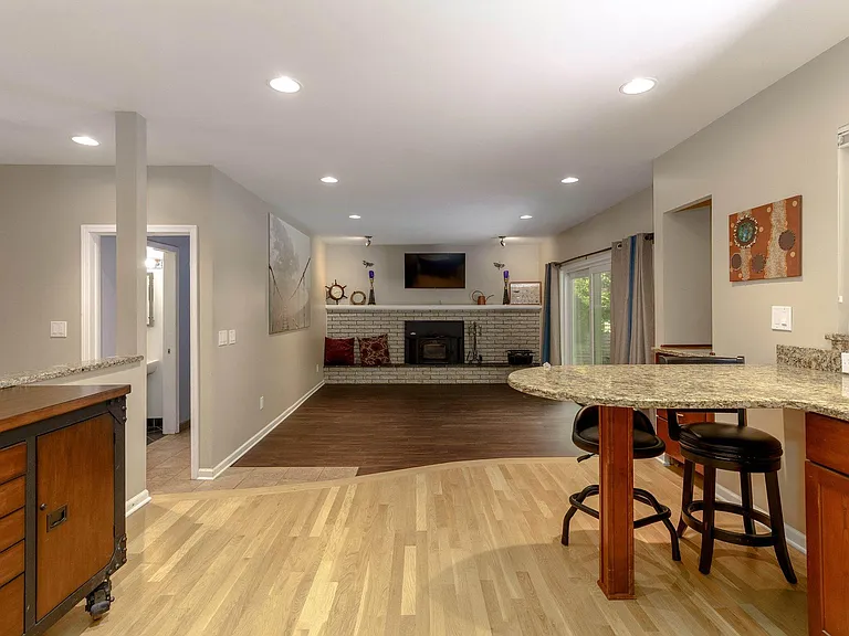 2611 Colby Dr — Photo 25