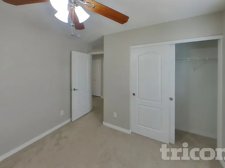 12922 W Fleetwood Ln — Photo 10