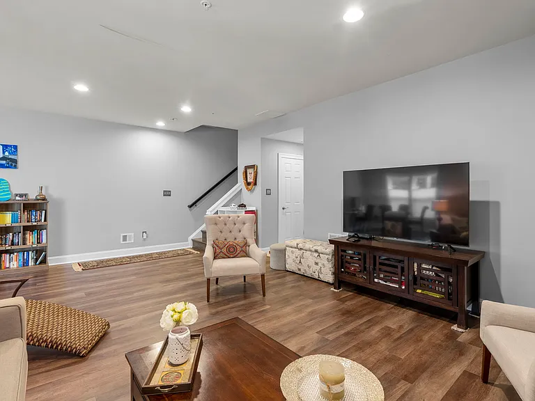 11826 Mango Ln — Photo 38