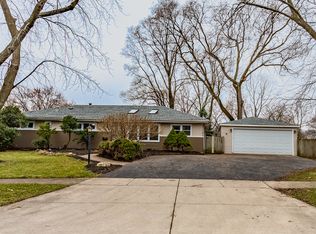 500 Geronimo St, Hoffman Estates, IL 60169