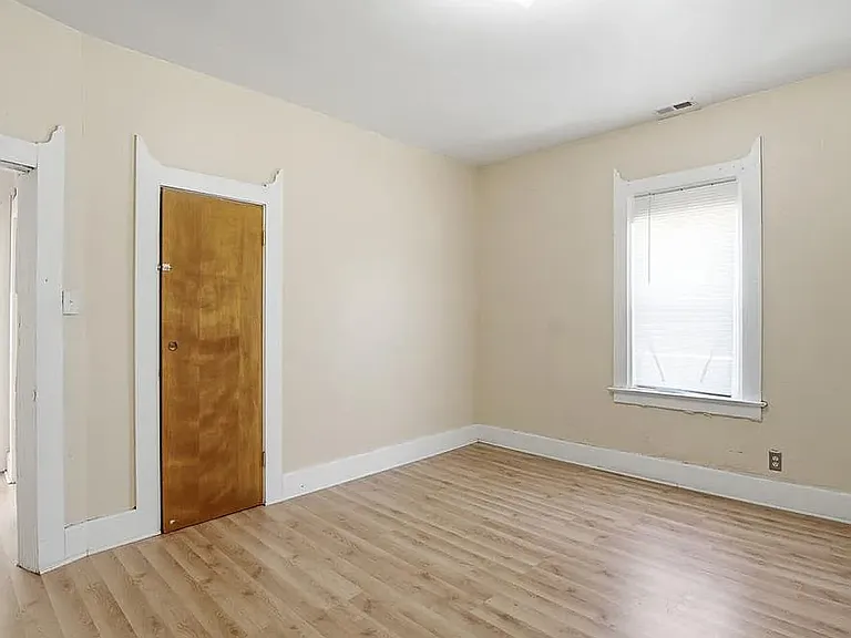2605 Washington Ave — Photo 5