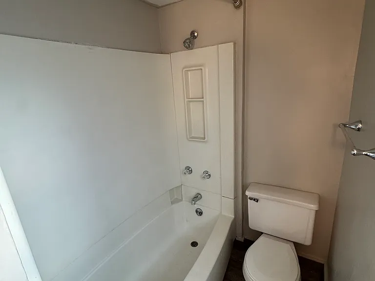 58 Caledonia St NE — Photo 12