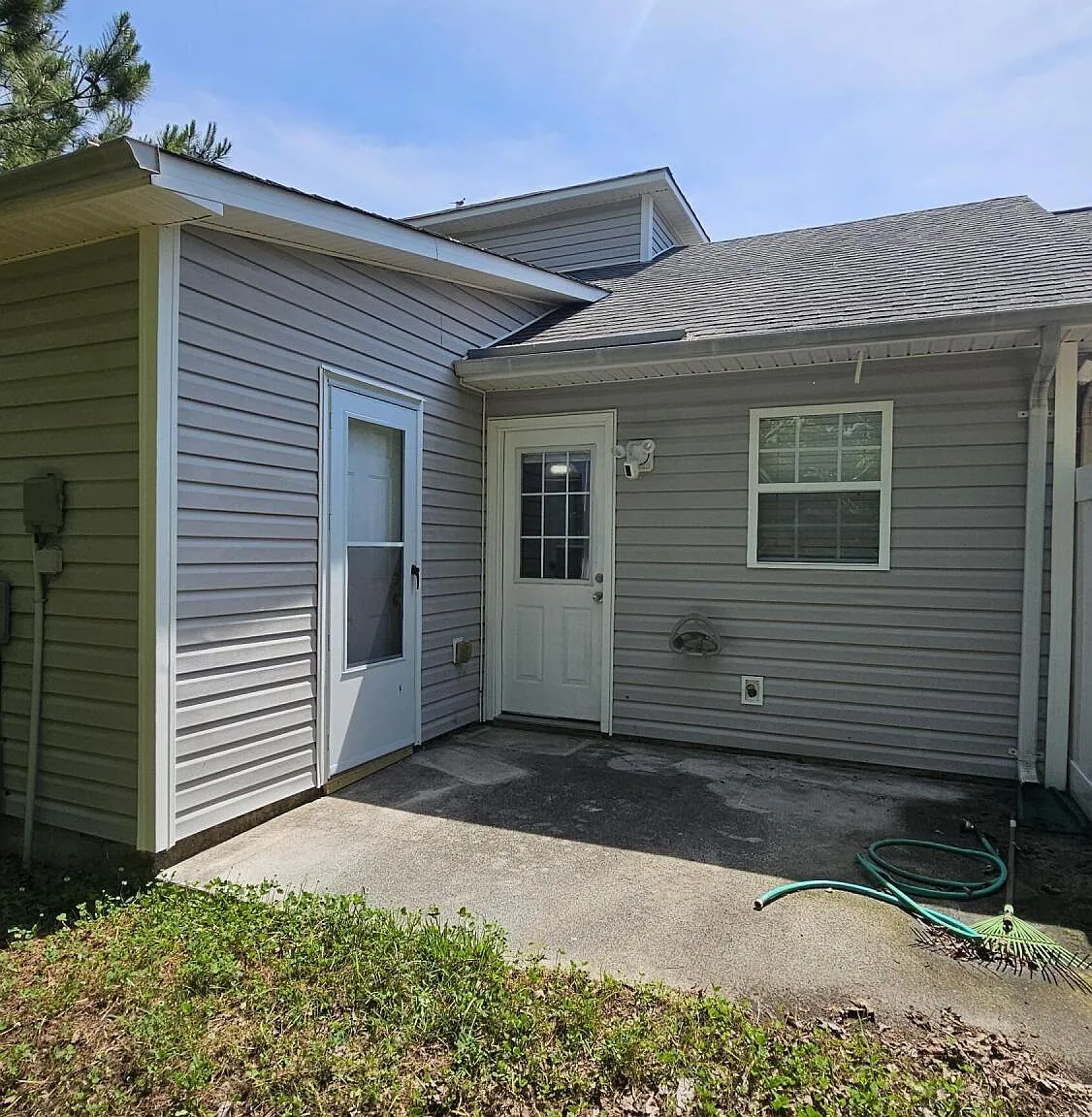 3 bed, 2.0 bath, $1,300 — Photo 2
