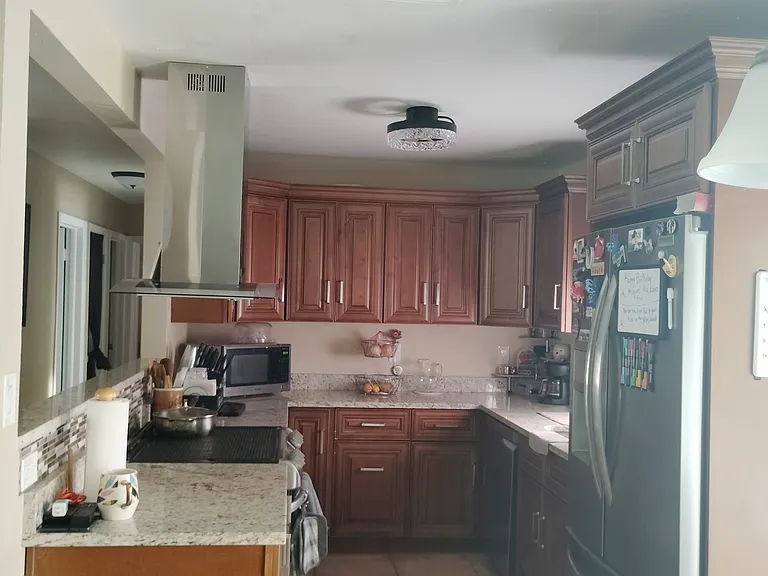 1751 Kenilworth Dr — Photo 7