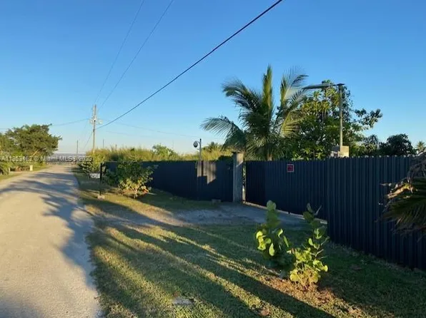 19450 SW 202nd St, Miami, FL 33187