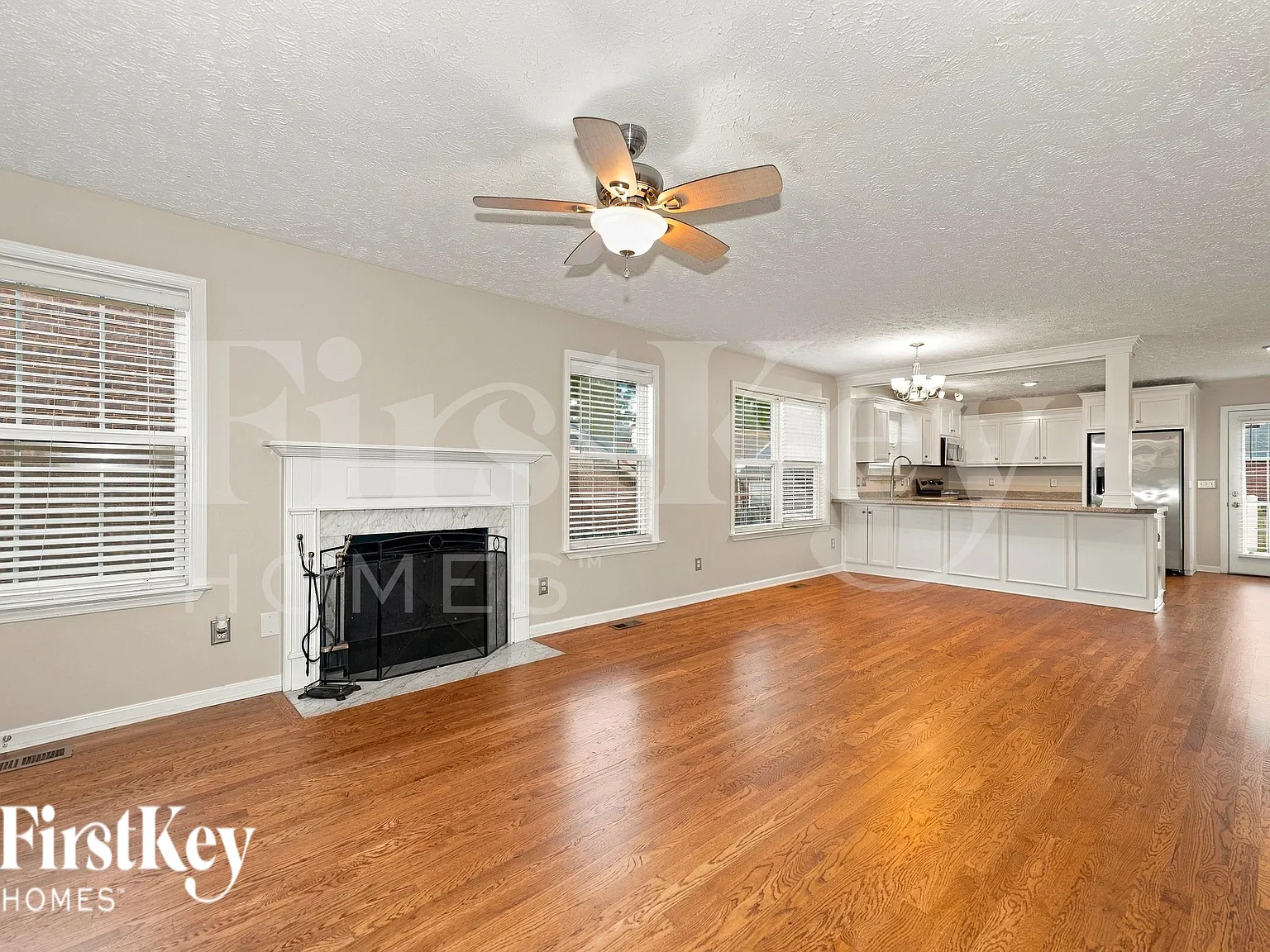 4 bed, 2.5 bath, 2303 sqft, $2,130 — Photo 2
