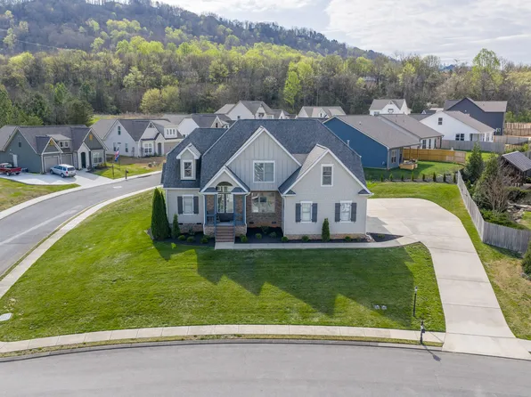 7724 Peppertree Dr, Ooltewah, TN 37363