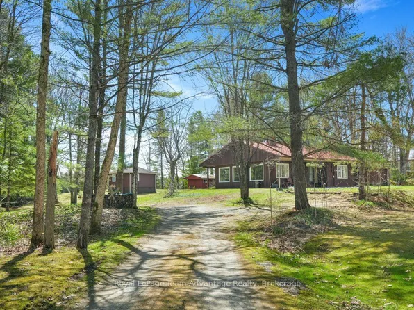 11 Birch Ln, McDougall, ON P2A 2W7