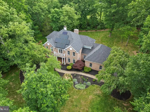 4 Pond View Ln, Titusville, NJ 08560