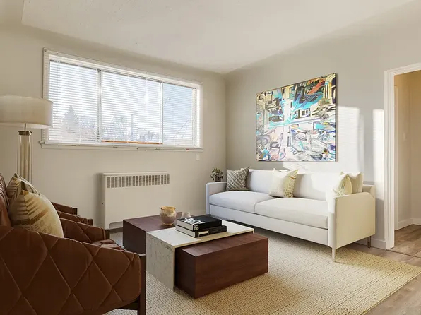 12922 118th Ave NW #7, Edmonton, AB T5L 2L4