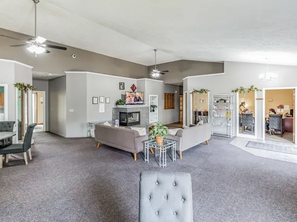 The Pines at Q Plaza Apartments