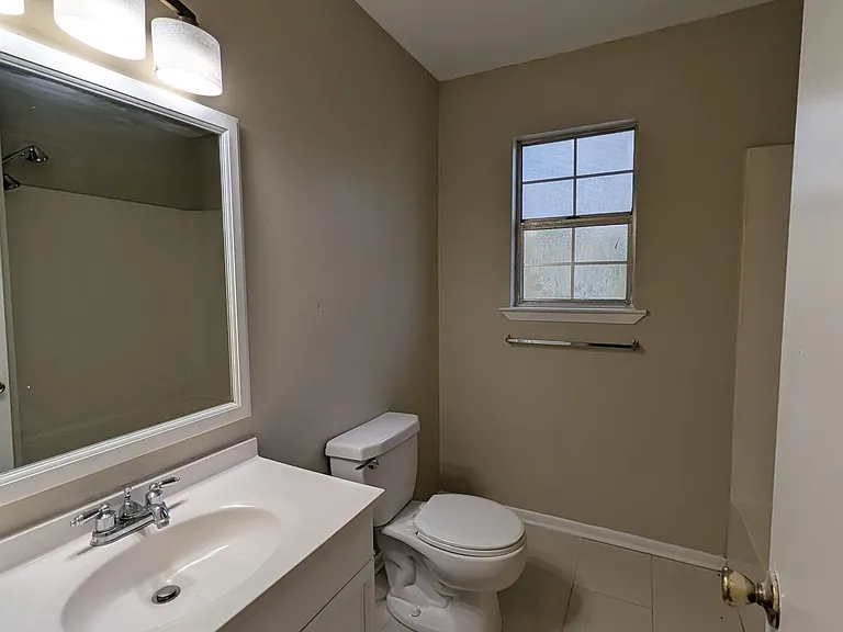 161 Benjamin St — Photo 11