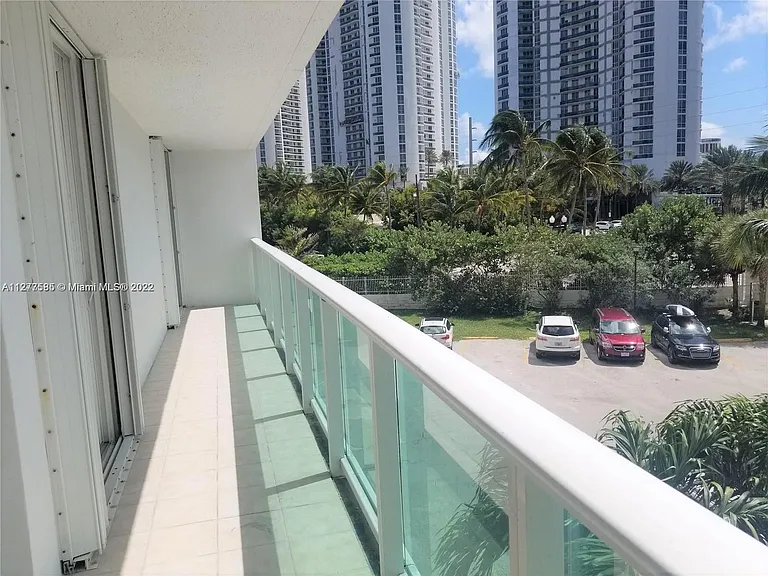 100 Bayview Dr #208 — Photo 32